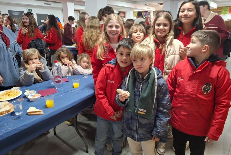 dissabte al mati gara i pablo van acudir a arreplegar el catorze premi de  jcf falles del concurs de maquetes   i a la vesprada els nostres infantils van gaudir del berenar de la  agrupacreucober  on tambe es v  2 