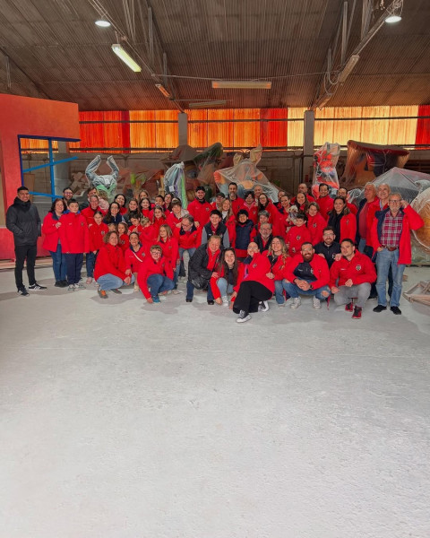 el dissabte al mati vam estar pels tallers dels nostres artistes fallers  fallesjrlisarde  canetestudi   que ganes tenim de veure les plantades    el sabado por la manana estuvimos por los talleres de nuestros arti
