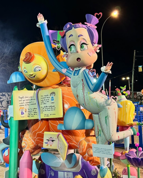 divendres 14 de marcplanta de la nostra falla infantil  supernova  de l artista ruben canet.a la  3   maximo ancho 2400 maxima altura 1800 