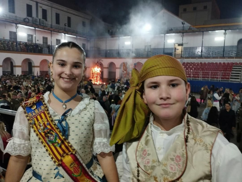 homenatge forces armades  hui els nostres representants gara i pablo han assistit a l homenatge  1   maximo ancho 2400 maxima altura 1800 