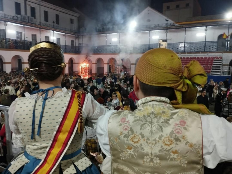 homenatge forces armades  hui els nostres representants gara i pablo han assistit a l homenatge  2   maximo ancho 2400 maxima altura 1800 