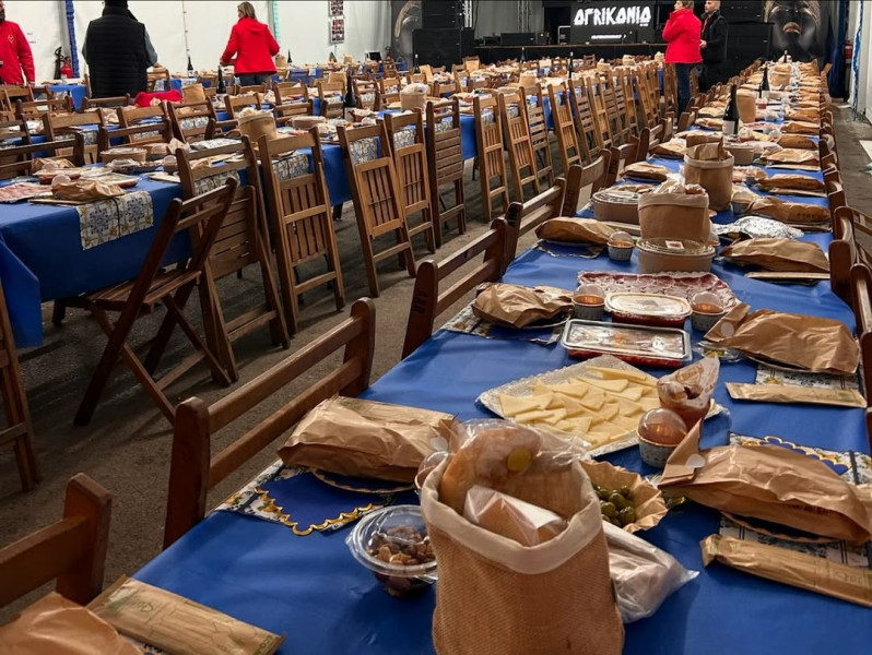 16 i 17 de marcel diumenge rebem la visita del jurat per a la nostra falla gran. a la vesprada v  2   maximo ancho 2400 maxima altura 1800 