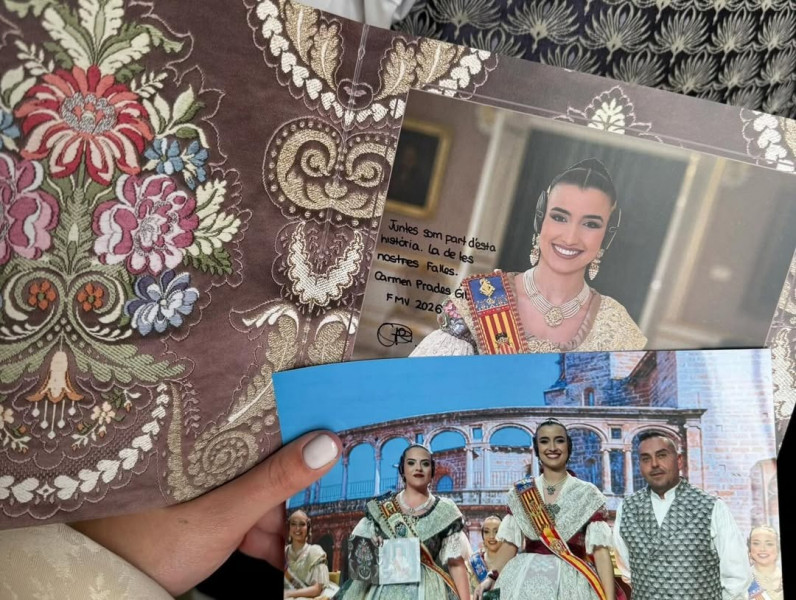 intercanvi de fotos amb la fmv i imposicio de brillants dissabte passat els nostres representant  2 