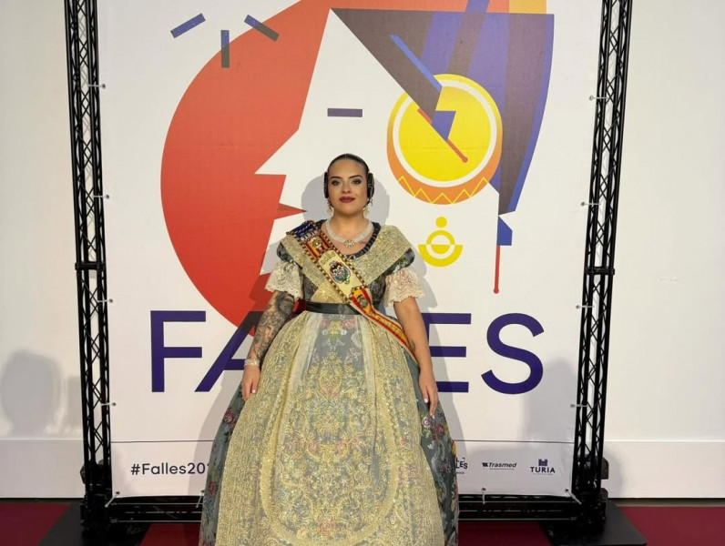 intercanvi de fotos amb la fmv i imposicio de brillants dissabte passat els nostres representant  3 